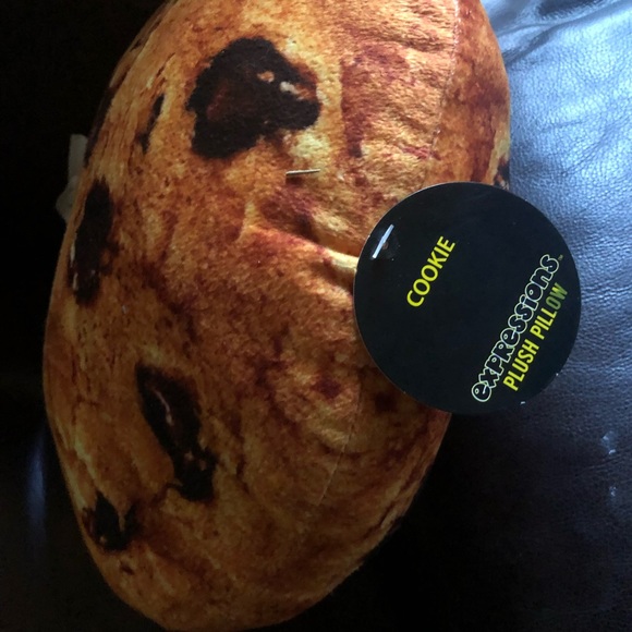 Expressions Plush Chocolate Chip Cookie Pillow NWT - Picture 3 of 4